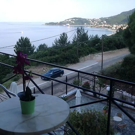 Apart-hotel Travlos 3*