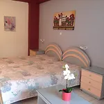 Travlos Apartmanhotel 3*