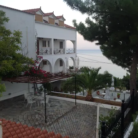Aparthotel Travlos Eleios-Pronnoi