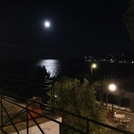 アパートホテル Travlos