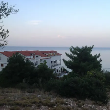 アパートホテル Travlos