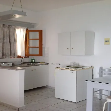 アパートホテル Travlos 3*