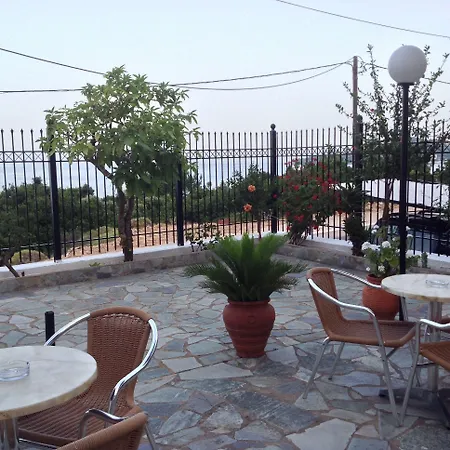 Travlos Aparthotel 3*