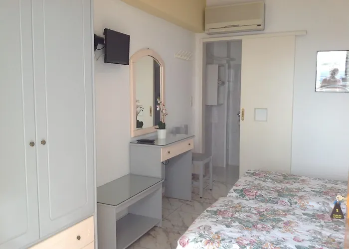 Aparthotel Travlos Eleios-Pronnoi