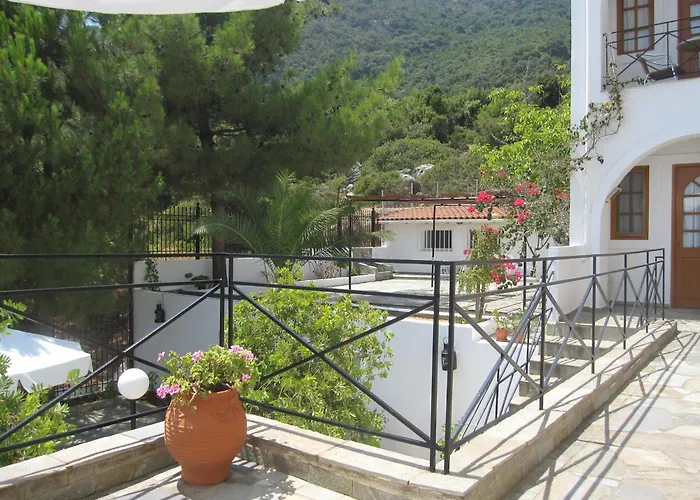 Aparthotel Travlos Eleios-Pronnoi